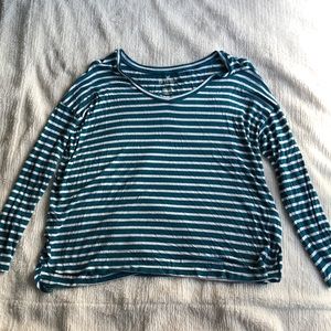 STRIPED BLUE V-NECK T-SHIRT